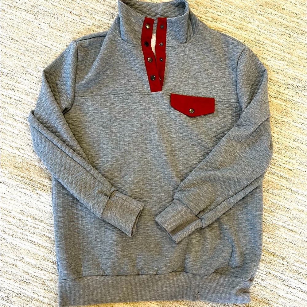 Lightweight pullover